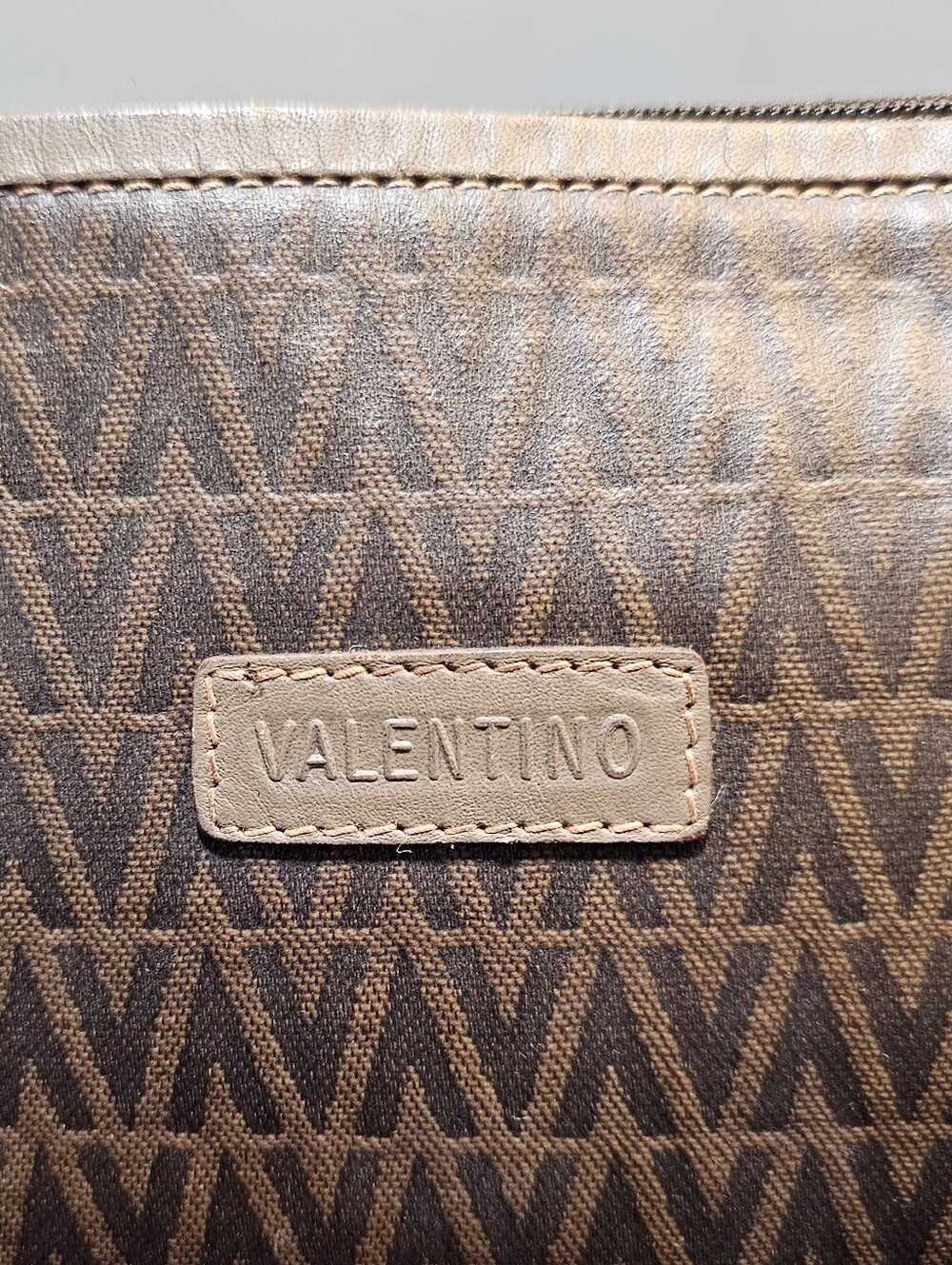 Mario Valentino Brown Monogram Cosmetic Pouch EUC - Picture 10 of 14